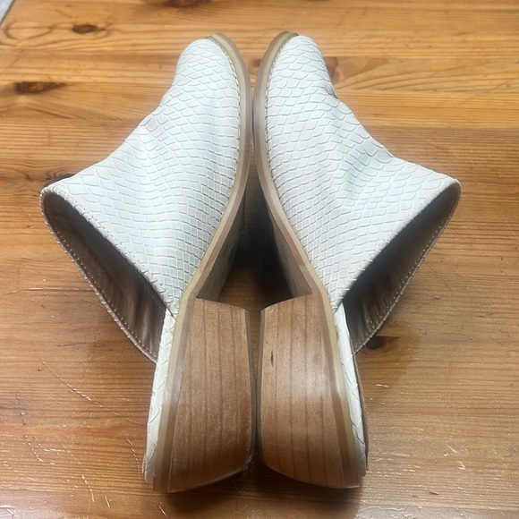 MI.IM Size 8.5 Luxe Snake Womens Mules cream Off White - Picture 6 of 11